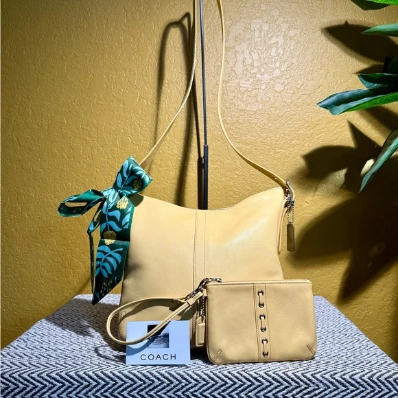 Vintage Coach Legacy Slim Duffle & Wristlet Set - Butter Yellow - 9326 - Picture 14 of 14